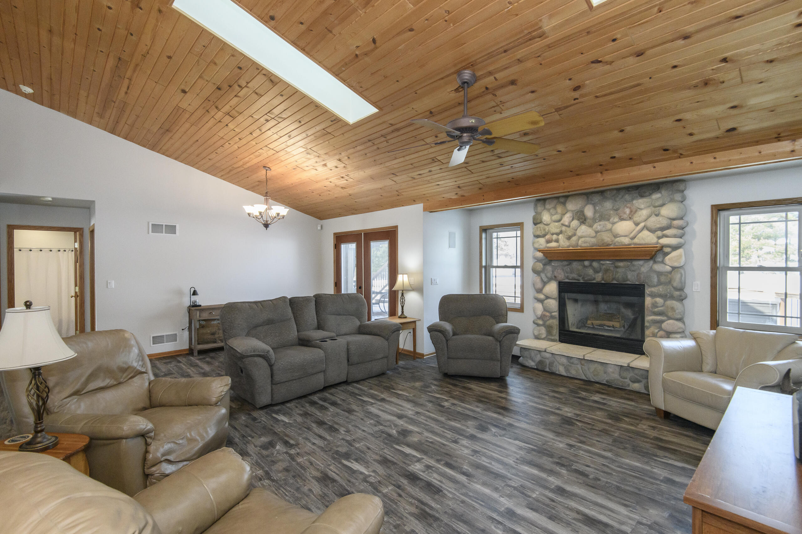 130 Chestnut Way North Prairie, WI 53153 - Photo 2 of 49 Great Room NFP