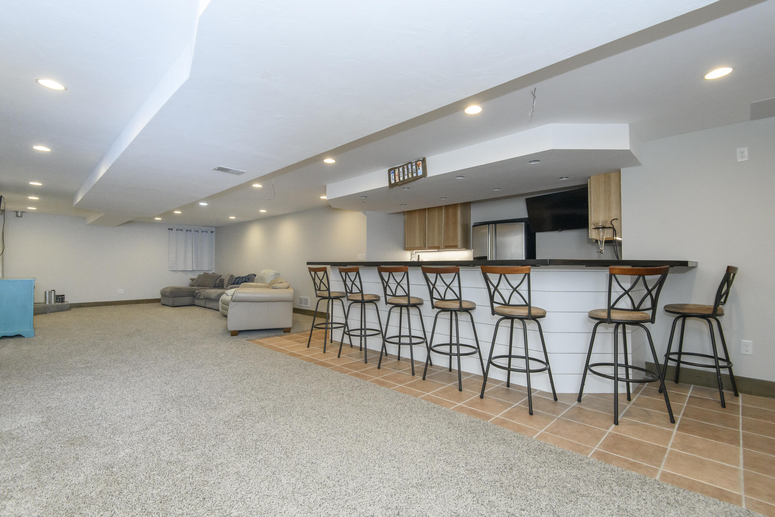 130 Chestnut Way North Prairie, WI 53153 - Photo 28 of 49 LL Bar Area