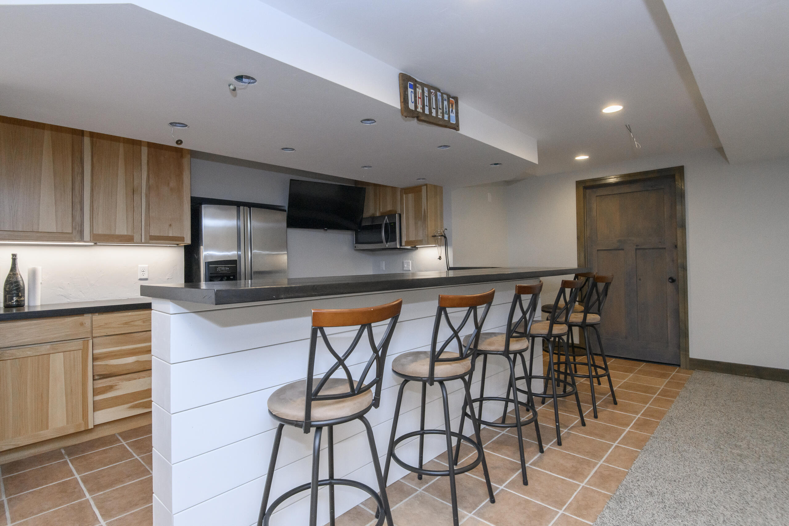 130 Chestnut Way North Prairie, WI 53153 - Photo 29 of 49 LL Bar Area