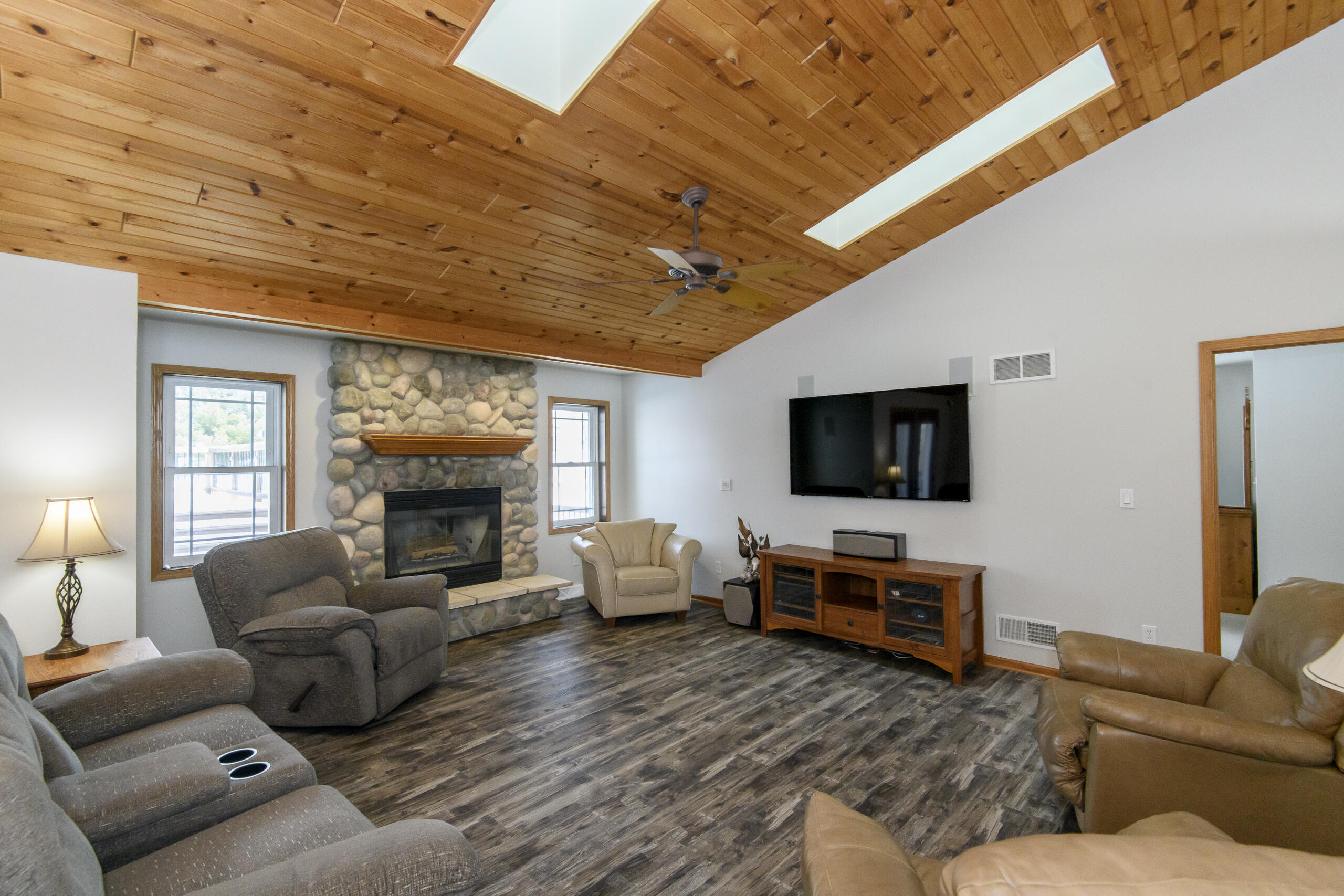 130 Chestnut Way North Prairie, WI 53153 - Photo 7 of 49 Great Room