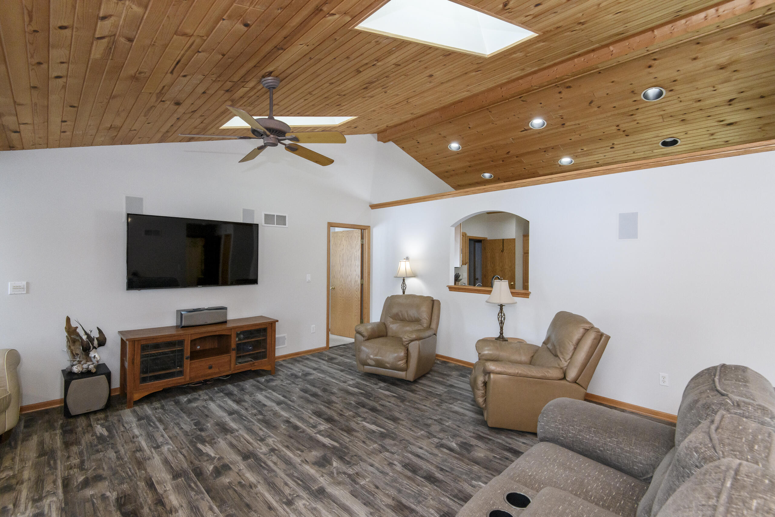 130 Chestnut Way North Prairie, WI 53153 - Photo 10 of 49 Great Room