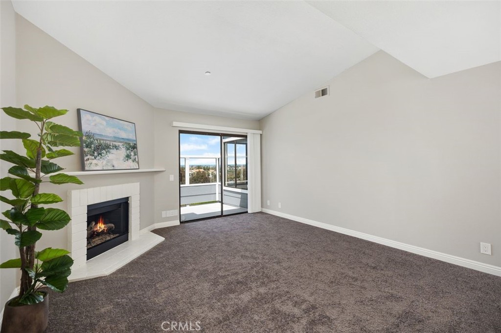 2031 Via Concha San Clemente, CA 92673 - Photo 10 of 29 Fresh Neutral Tones Throughout.