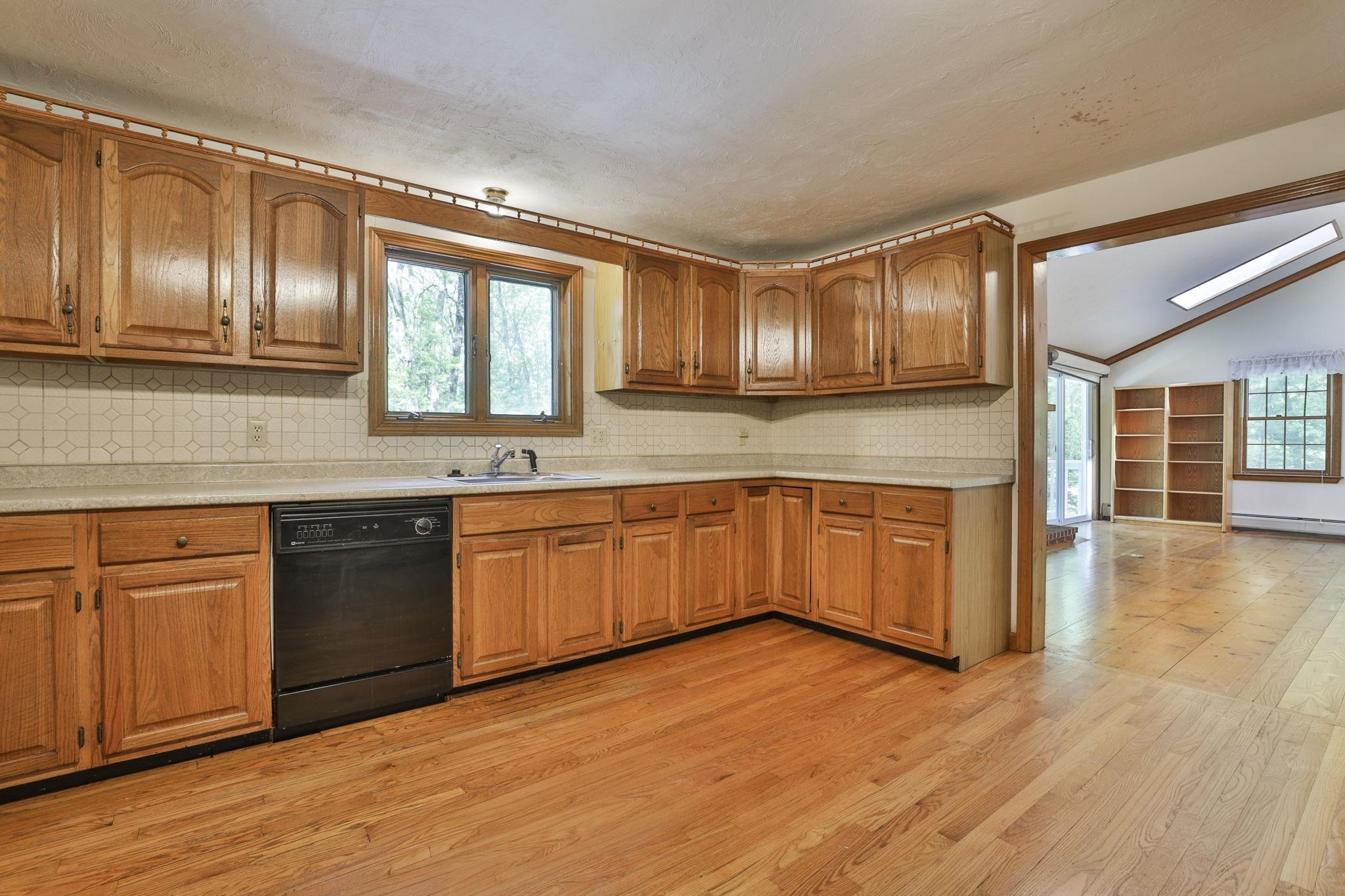 69 Stowell Road Bedford, NH 03110 - Photo 14 of 46