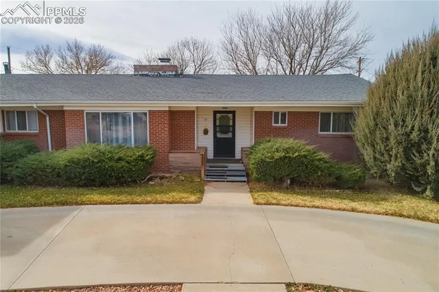 $299,900 | 77 Circle Drive, La Junta, CO 81050