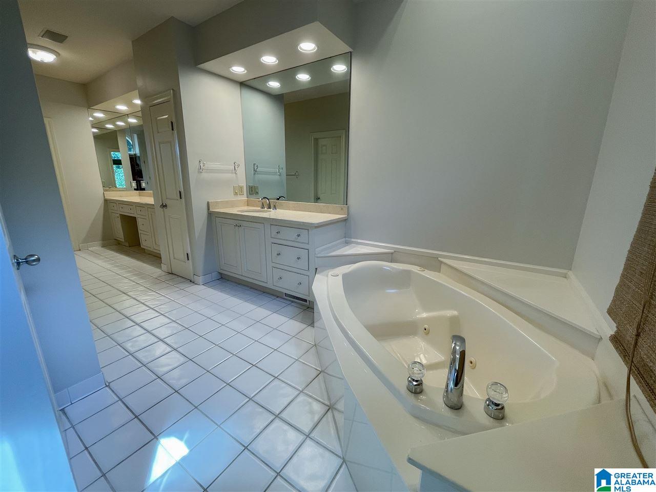 4944 Altamont Road South Birmingham, AL 35222 - Photo 16 of 34