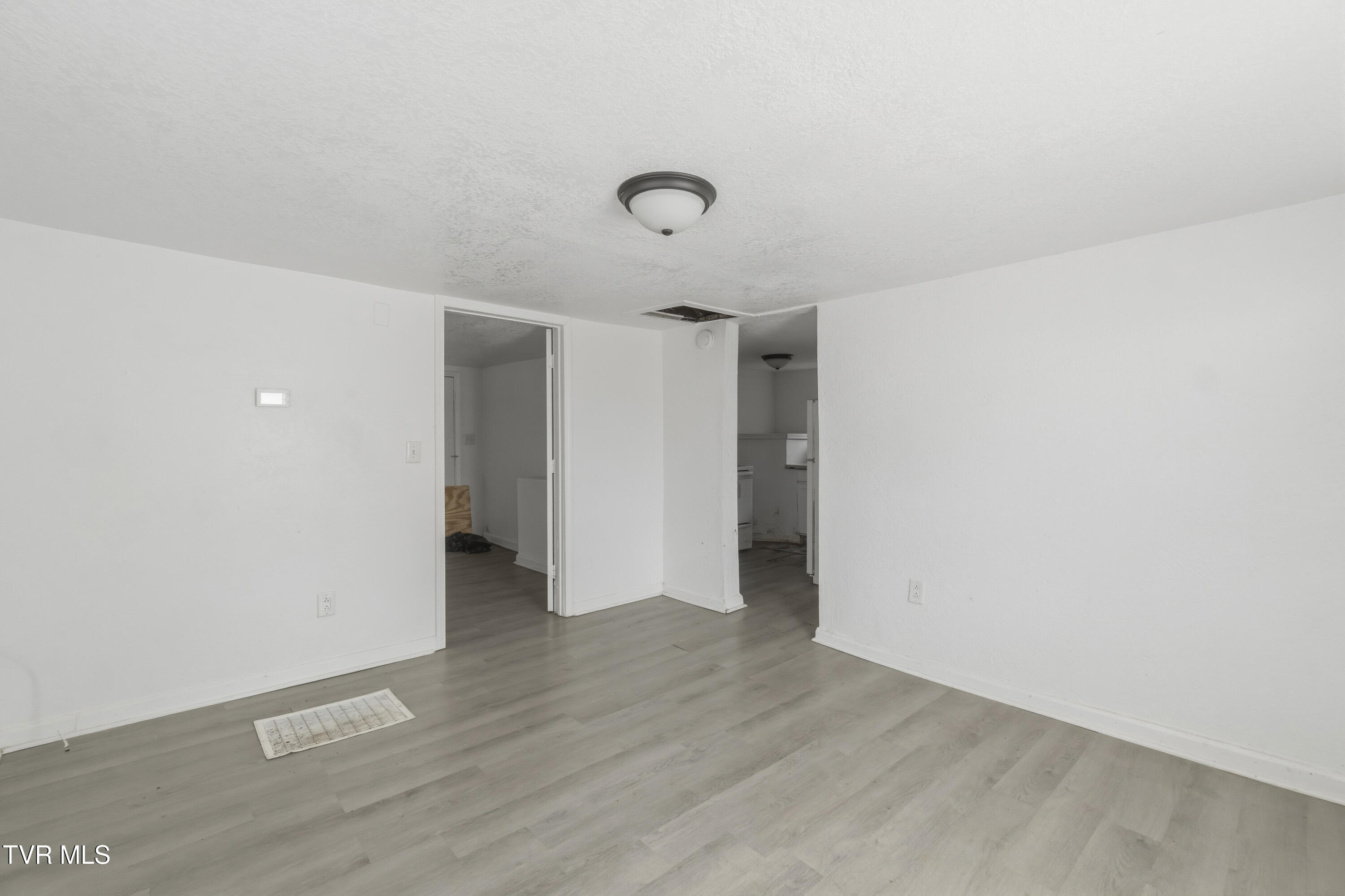 346 Locust Street Greeneville, TN 37745 - Photo 14 of 21 DSC04700