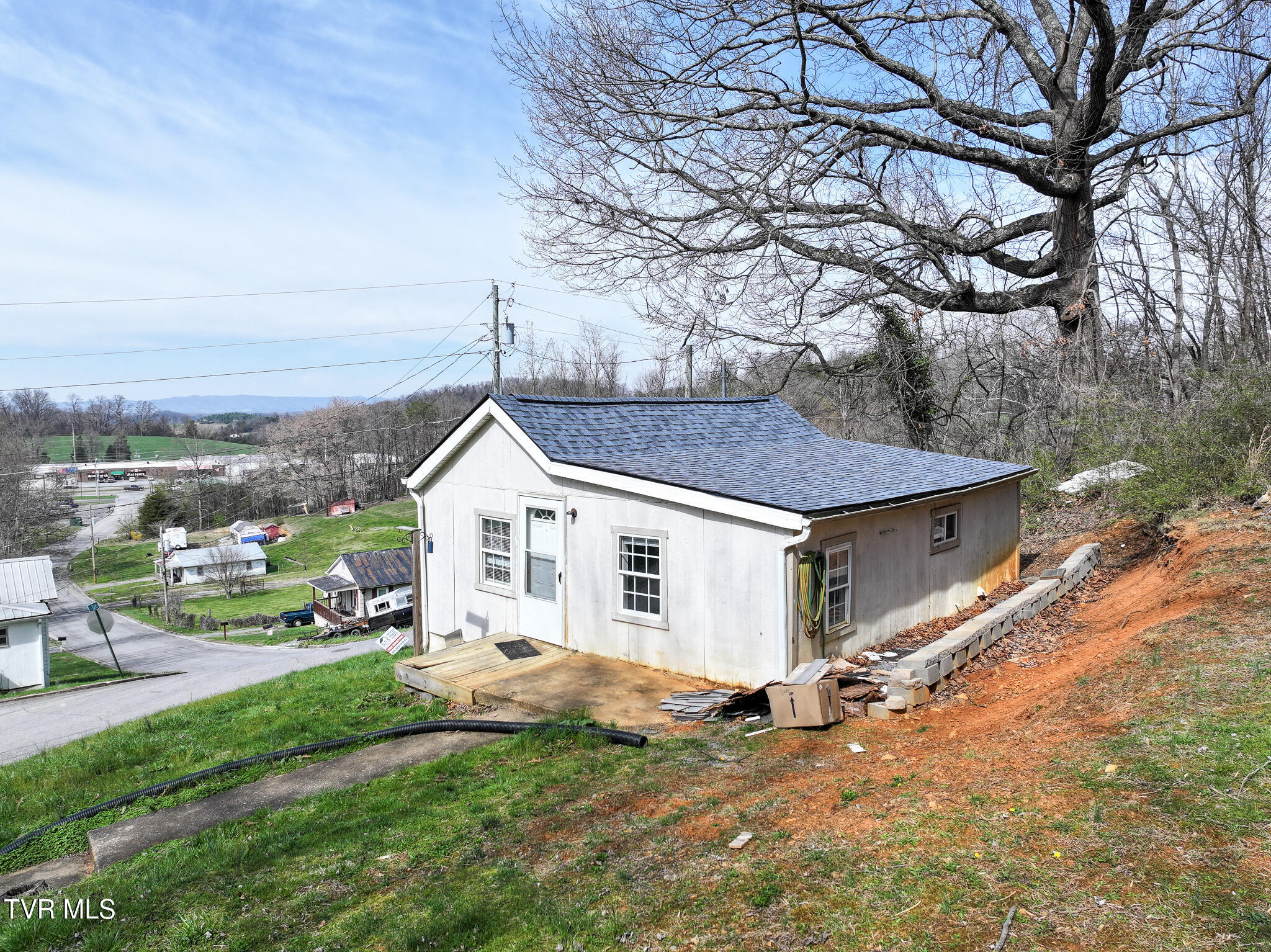 346 Locust Street Greeneville, TN 37745 - Photo 2 of 21 DJI_20260319135216_0354_D