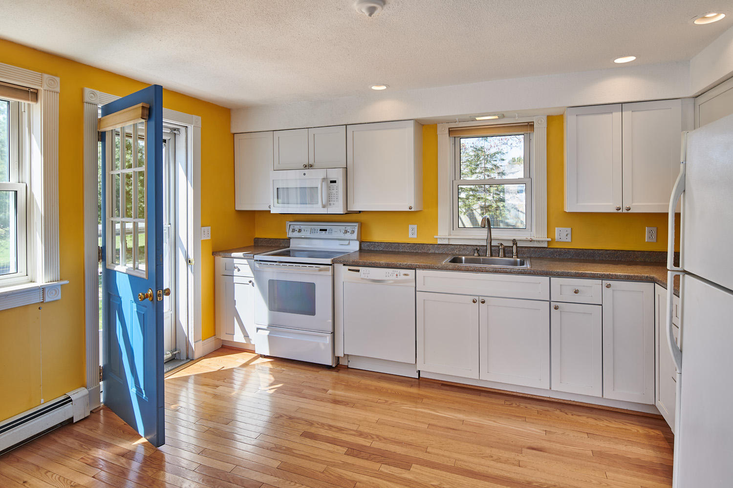 8 Hampton Road Cape Elizabeth, ME 04107 - Photo 4 of 18 6