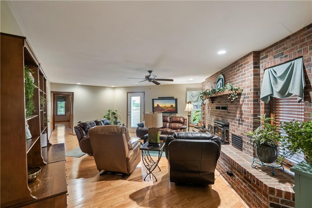1504 17000 Road Parsons, KS 67357 - Photo 13 of 90