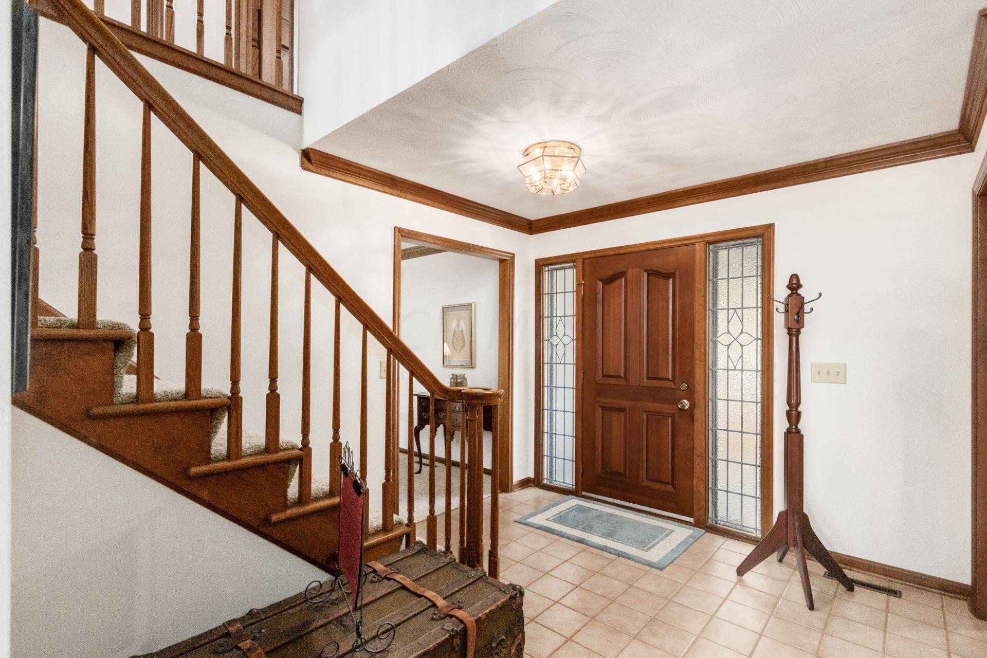 645 River Trace Road Westerville, OH 43081 - Photo 7 of 47 010_-28c58265fa0d_E River-001