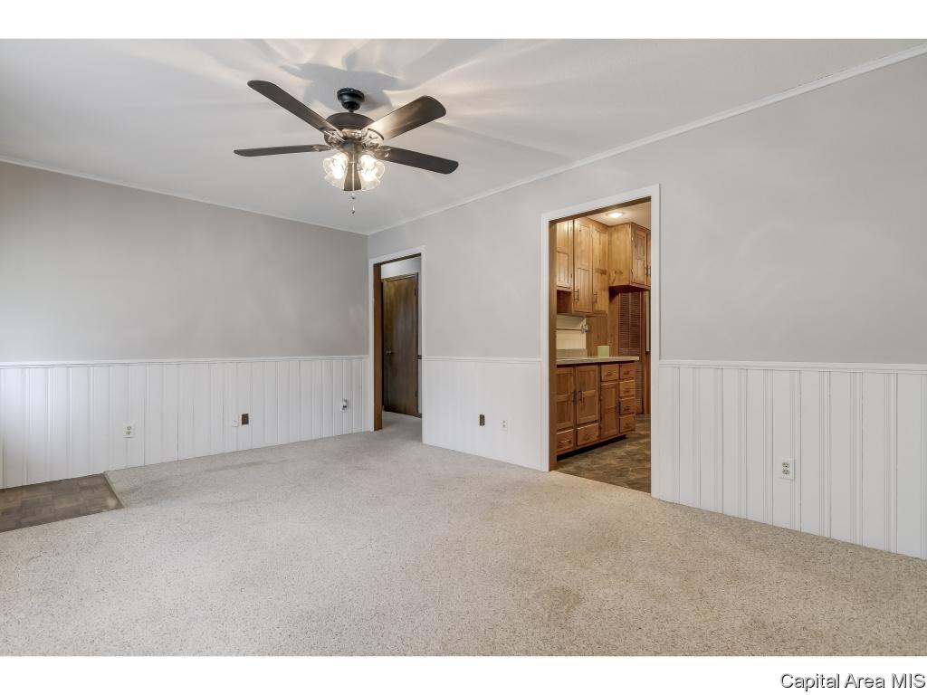 2536 East Wilshire Road Springfield, IL 62703 - Photo 5 of 28