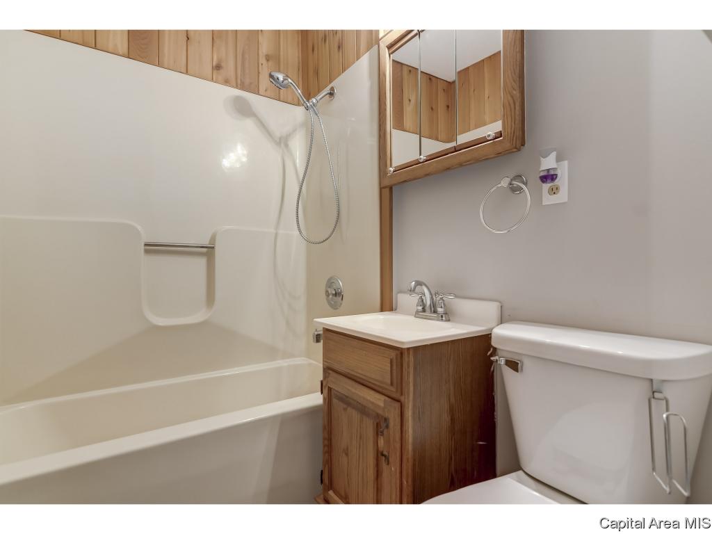 2536 East Wilshire Road Springfield, IL 62703 - Photo 8 of 28