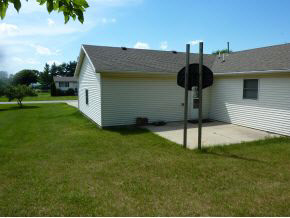 1309 Lakeview Bend Rochester, IN 46975 - Photo 2 of 3