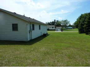 1309 Lakeview Bend Rochester, IN 46975 - Photo 3 of 3
