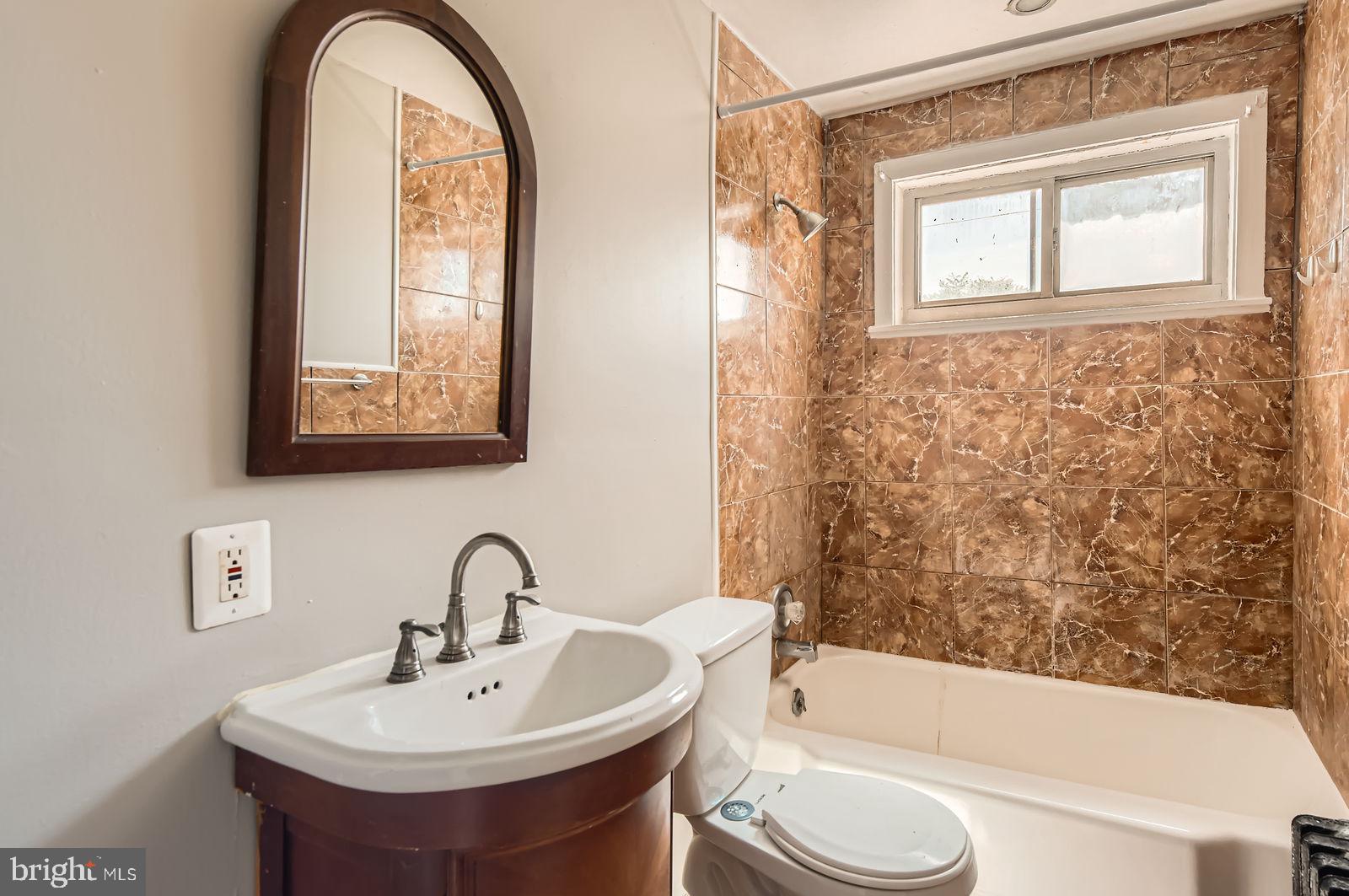 4904 Pembridge Avenue Baltimore, MD 21215 - Photo 7 of 11