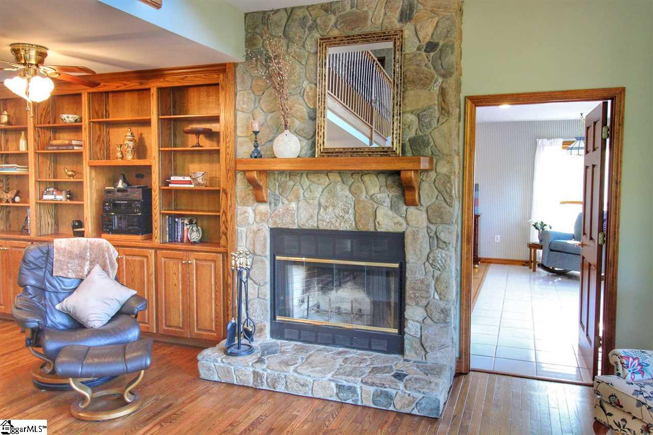 2875 Table Rock Road Pickens, SC 29671 - Photo 11 of 36