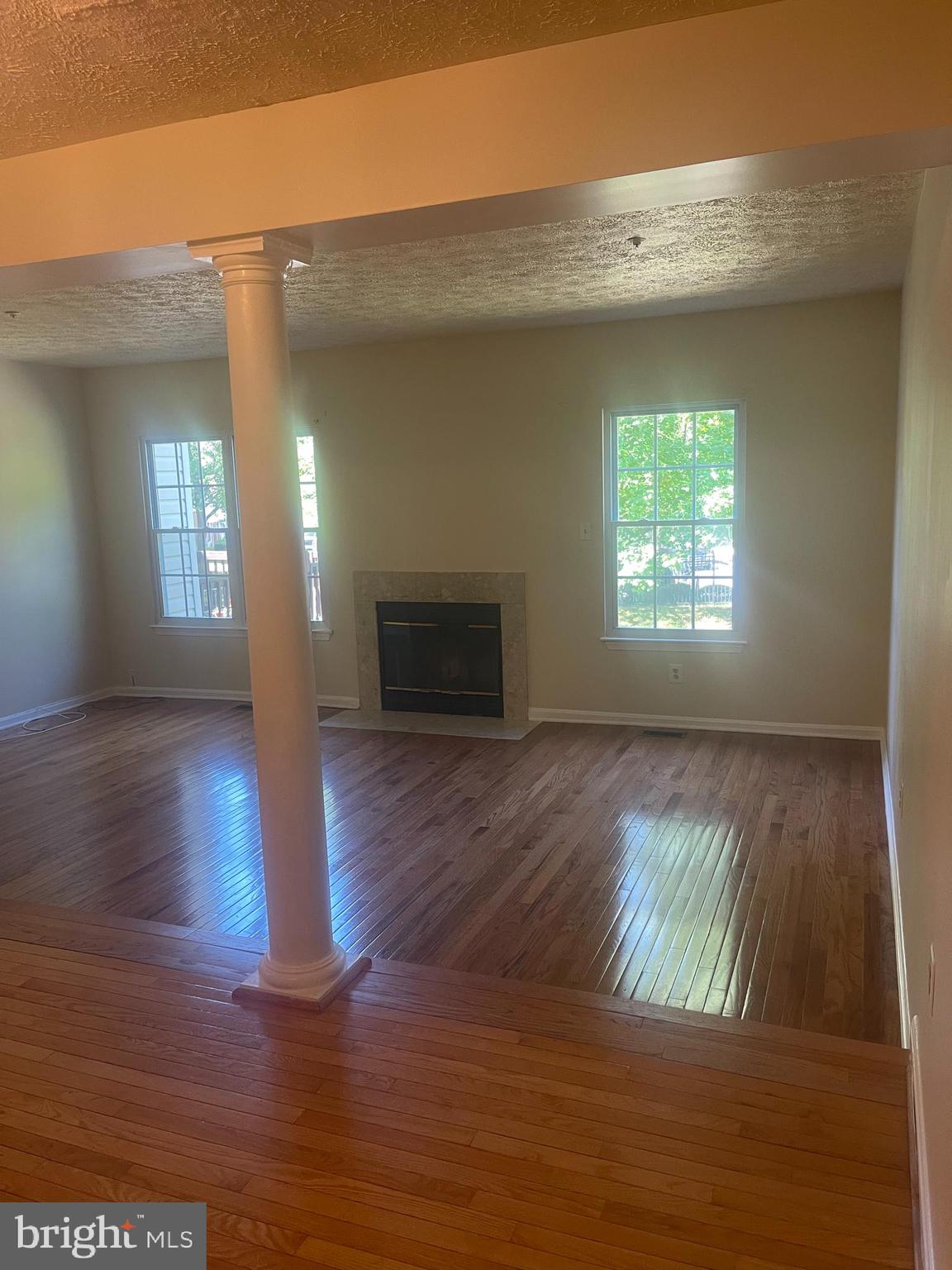 705 Risa Road Upper Marlboro, MD 20774 - Photo 5 of 17 Living room
