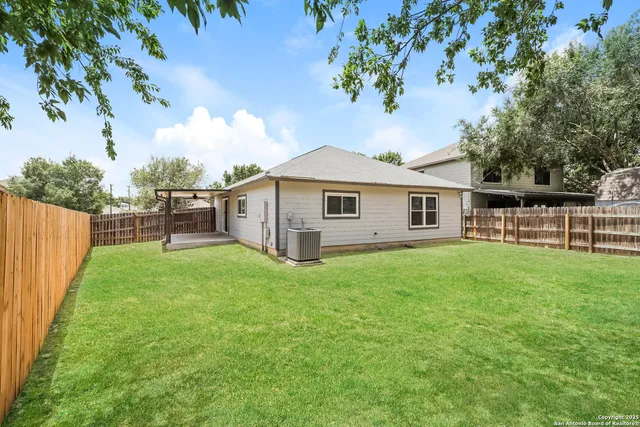 $1,585 | 6702 Highland Grass, Converse, TX 78109