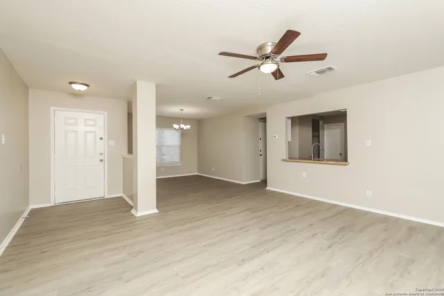 $1,585 | 6702 Highland Grass, Converse, TX 78109