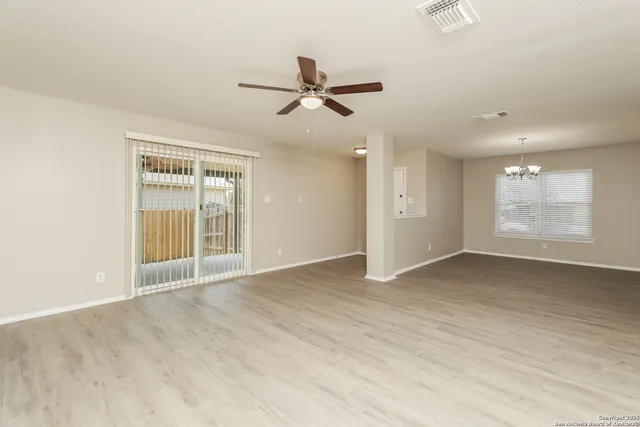 $1,585 | 6702 Highland Grass, Converse, TX 78109