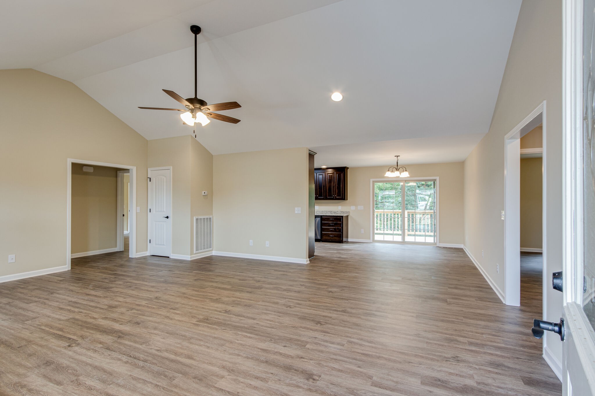 1125 Lyndell Bell Road Manchester, TN 37355 - Photo 3 of 38