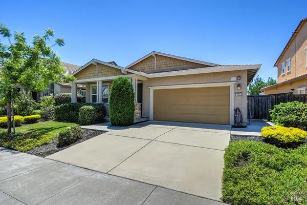 $640,000 | 402 Crimson Circle, Vacaville, CA 95687