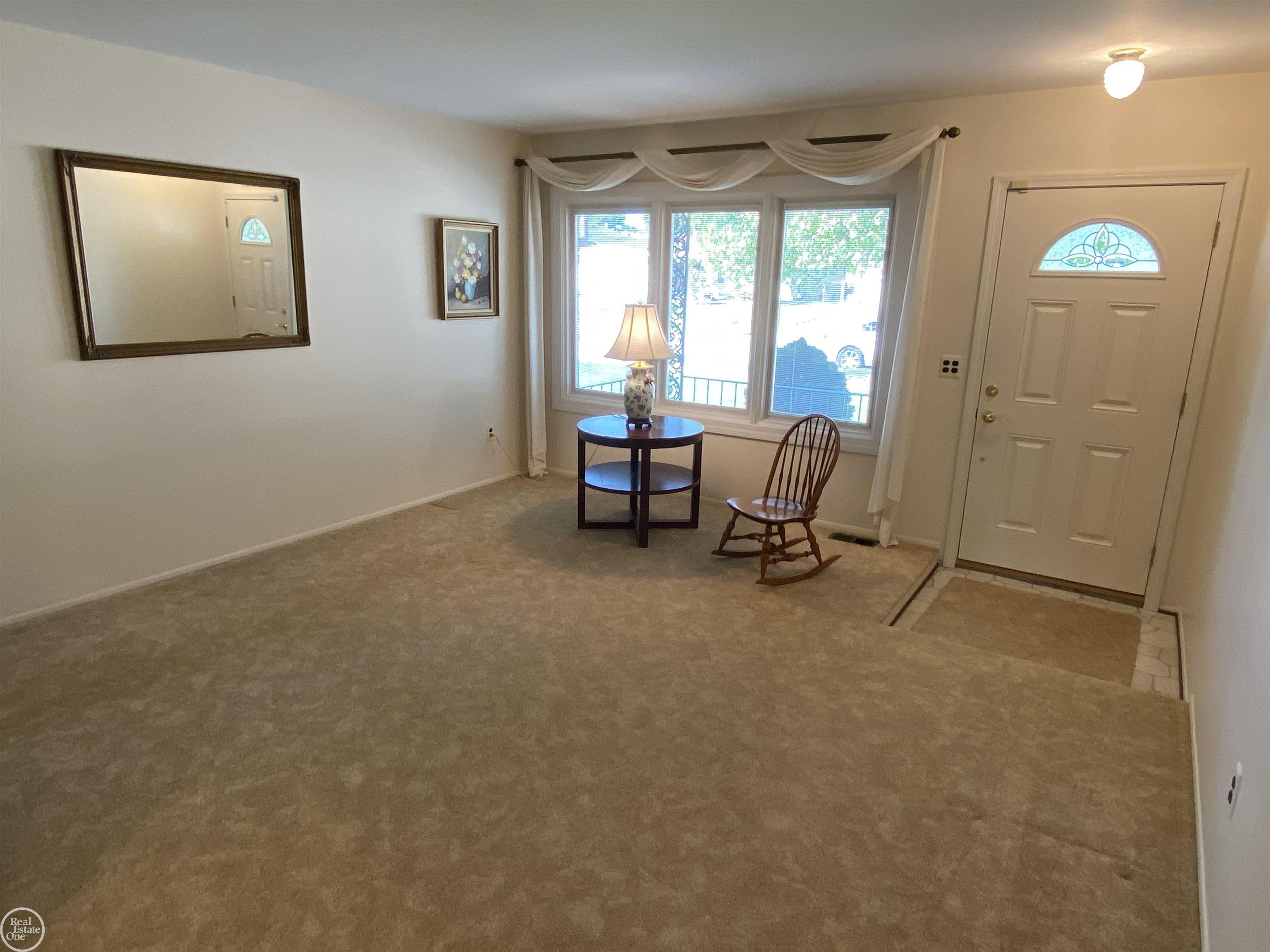 47510 Barbara Road Macomb, MI 48044 - Photo 9 of 32
