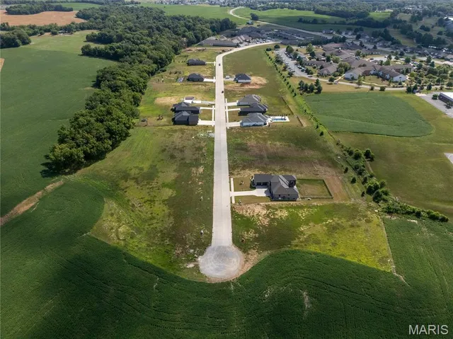 $87,500 | 624 Legacy Drive, Waterloo, IL 62298