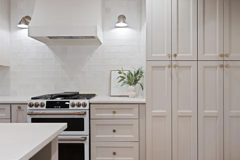 $1,330,000 | 6919 Gaston Avenue, Dallas, TX 75214