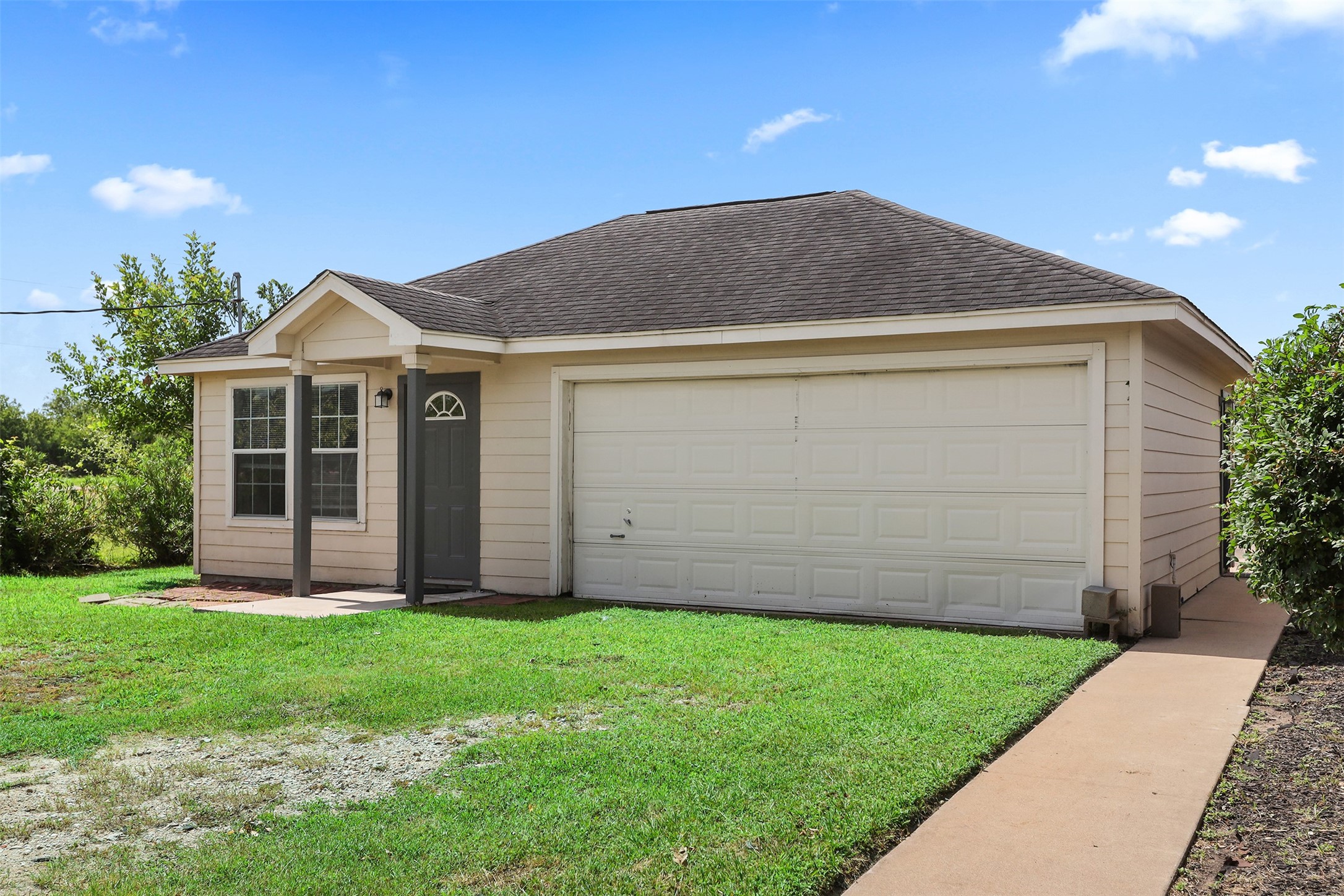 1333 Highway 36 Rosenberg, TX 77471 - Photo 30 of 40 a front view of house with yard and green space
