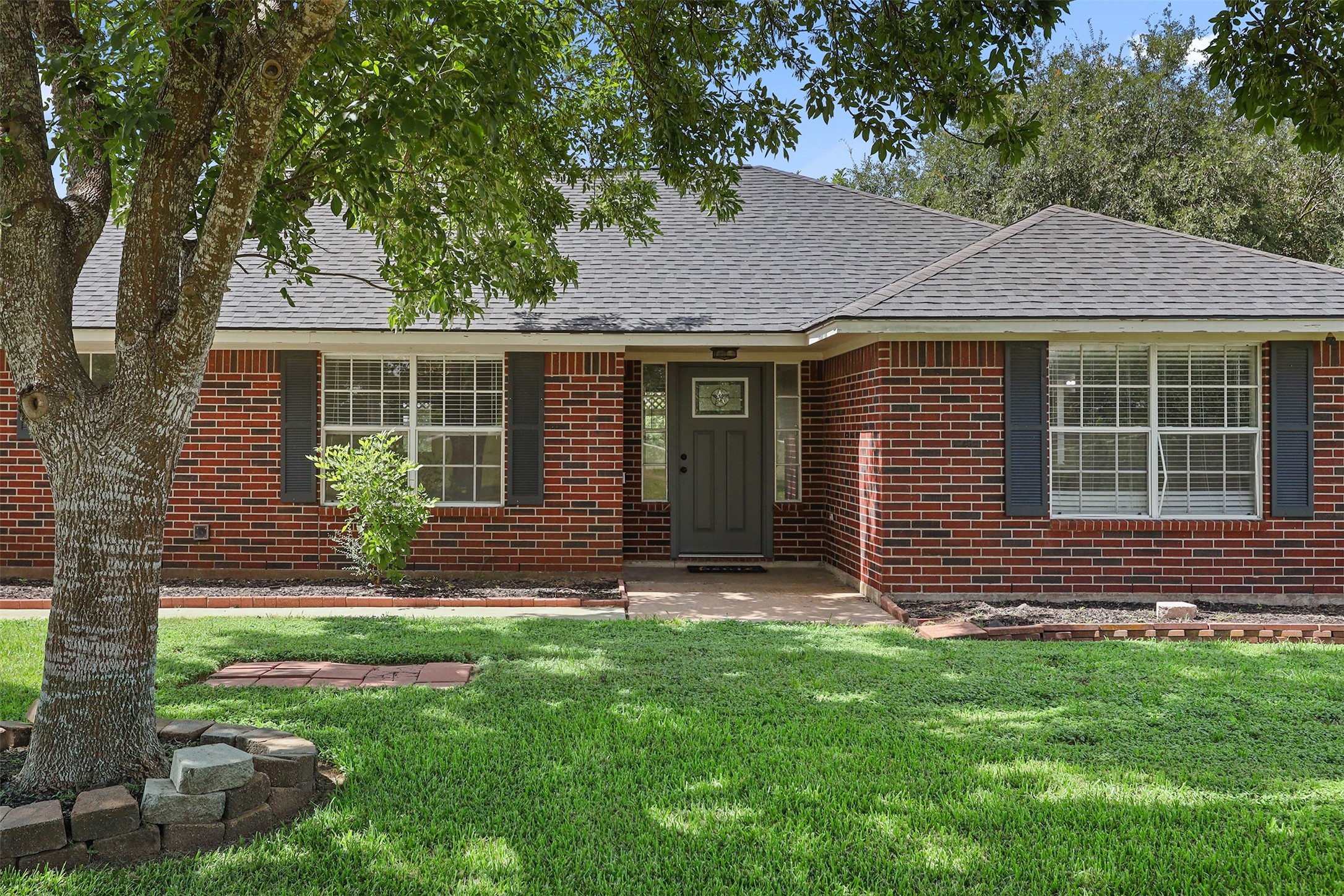 1333 Highway 36 Rosenberg, TX 77471 - Photo 3 of 40 a view of front of a house with a yard