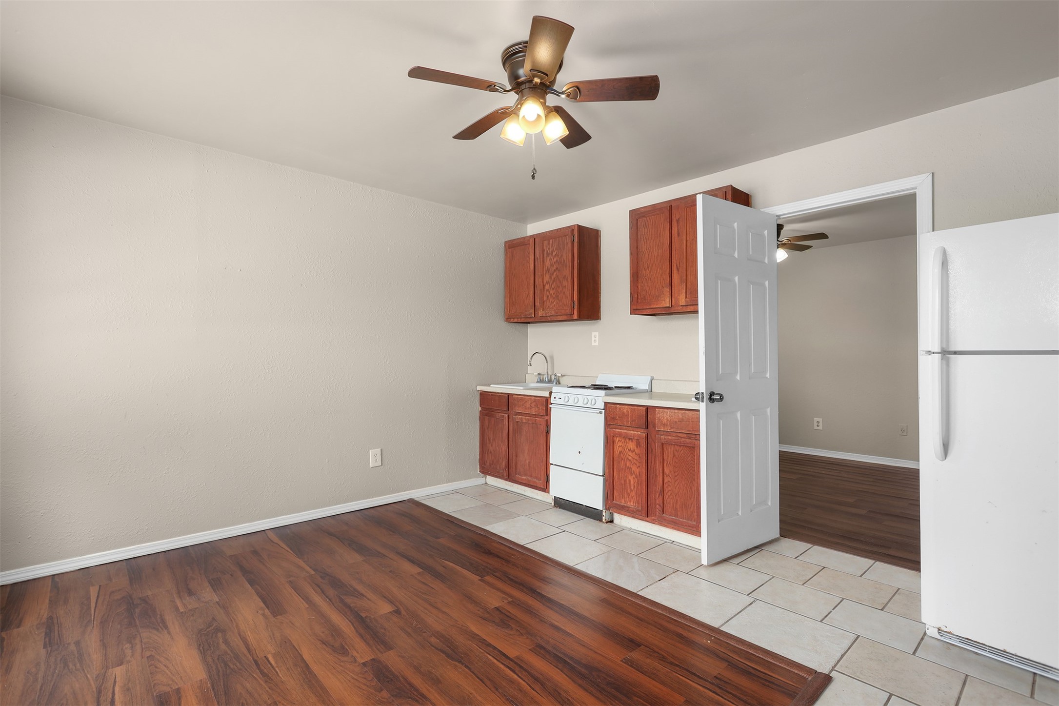 1333 Highway 36 Rosenberg, TX 77471 - Photo 32 of 40 a bathroom with a sink and a mirror