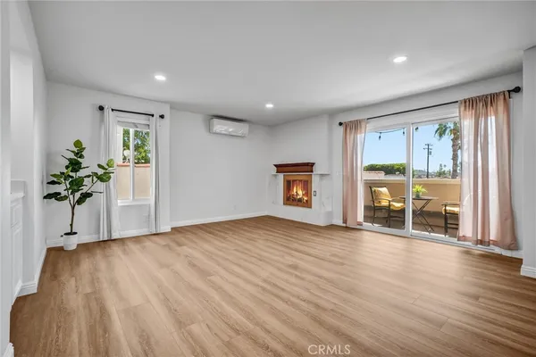 $3,500 | 2032 East Bermuda Street, Unit 204, Long Beach, CA 90814