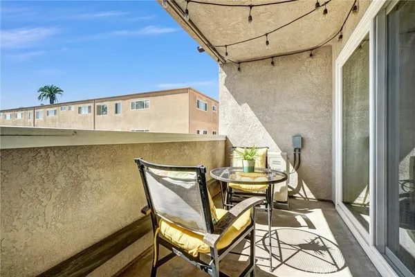 $3,500 | 2032 East Bermuda Street, Unit 204, Long Beach, CA 90814
