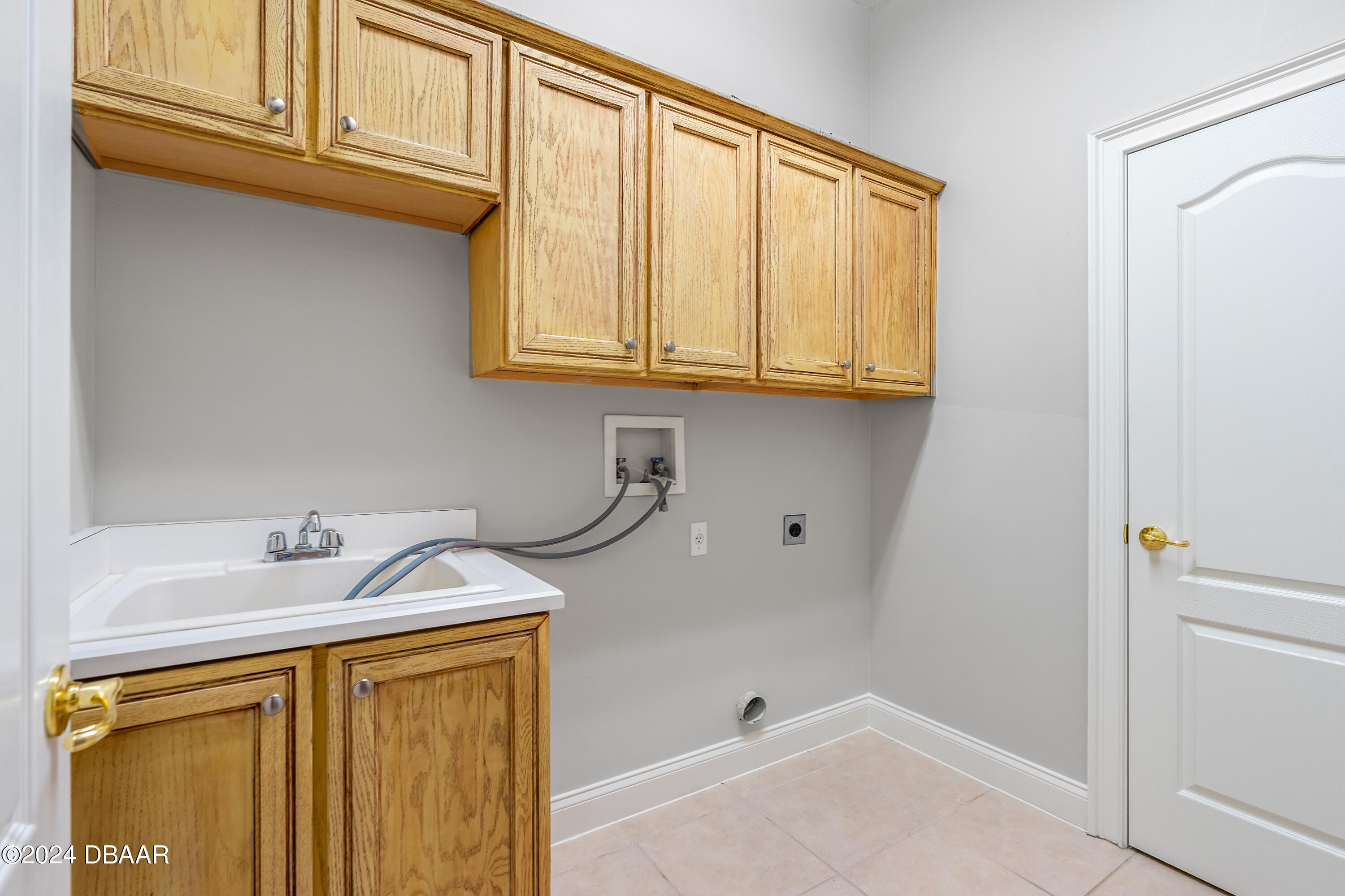 16 Foxcroft Ormond Beach Ormond Beach, FL 32174 - Photo 30 of 54 a bathroom with a sink and a bathtub