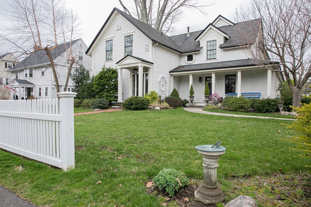 751 Webster Street Needham, MA 02492 - Photo 3 of 42 Gallery Image 3