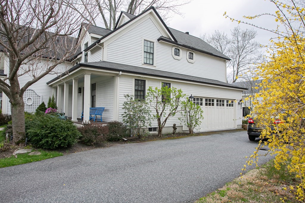 751 Webster Street Needham, MA 02492 - Photo 4 of 42 Gallery Image 4