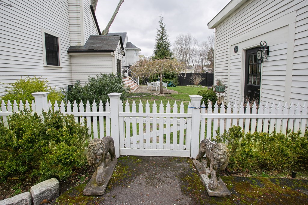 751 Webster Street Needham, MA 02492 - Photo 5 of 42 Gallery Image 5