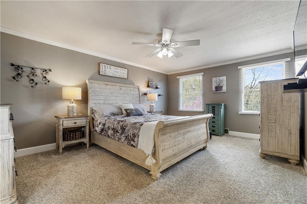 1581 Wilson Road Pittsburgh, PA 15236 - Photo 13 of 25 Gallery Image 13