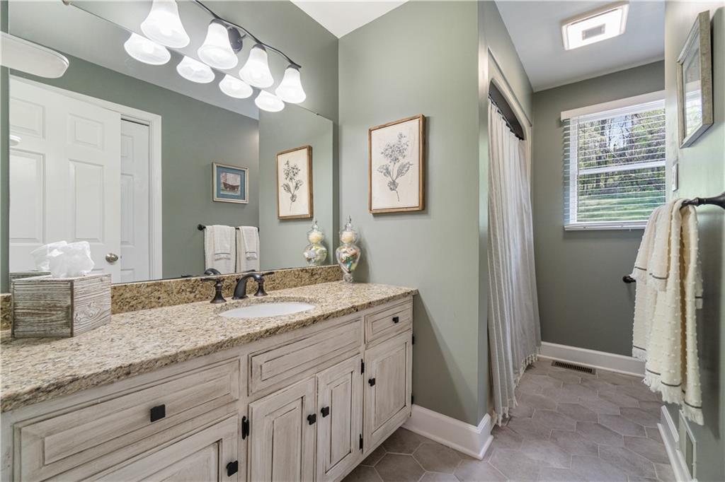 1581 Wilson Road Pittsburgh, PA 15236 - Photo 15 of 25 Gallery Image 15