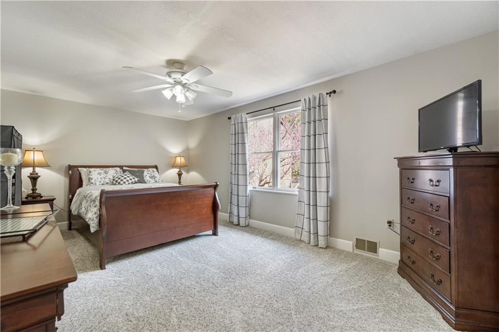 1581 Wilson Road Pittsburgh, PA 15236 - Photo 18 of 25 Gallery Image 18