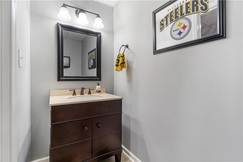 1581 Wilson Road Pittsburgh, PA 15236 - Photo 21 of 25 Gallery Image 21