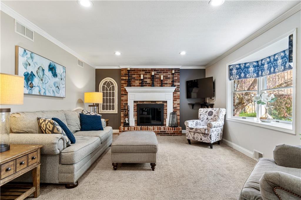 1581 Wilson Road Pittsburgh, PA 15236 - Photo 5 of 25 Gallery Image 5