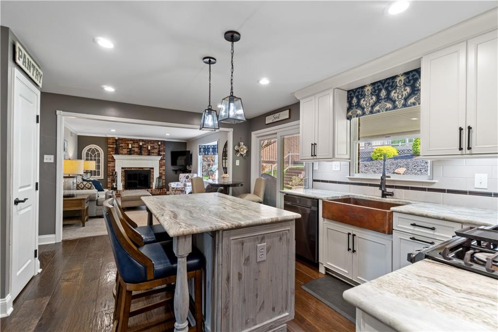 1581 Wilson Road Pittsburgh, PA 15236 - Photo 9 of 25 Gallery Image 9