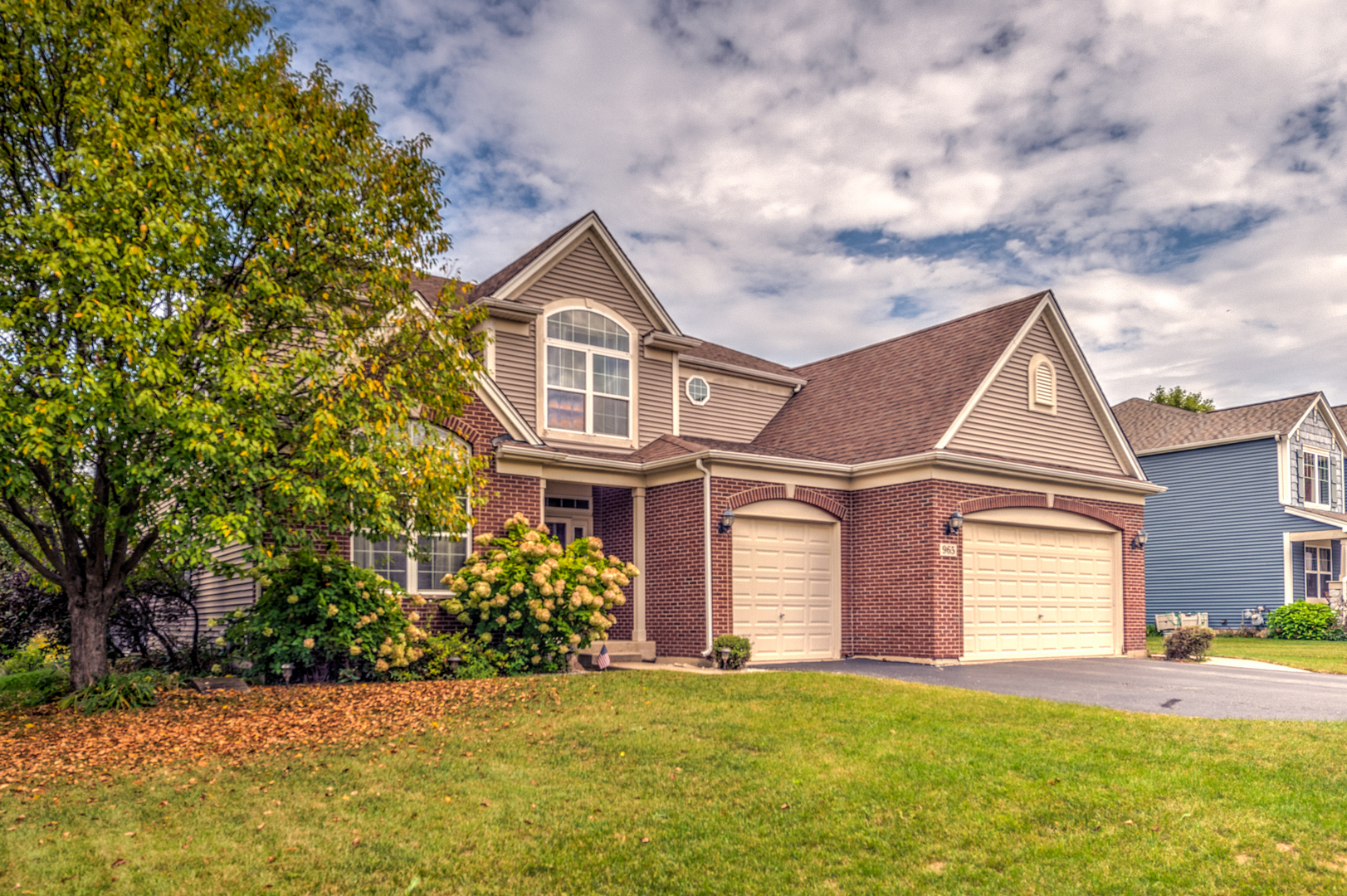 965 Carmen Road Sugar Grove, IL 60554 - Photo 3 of 32