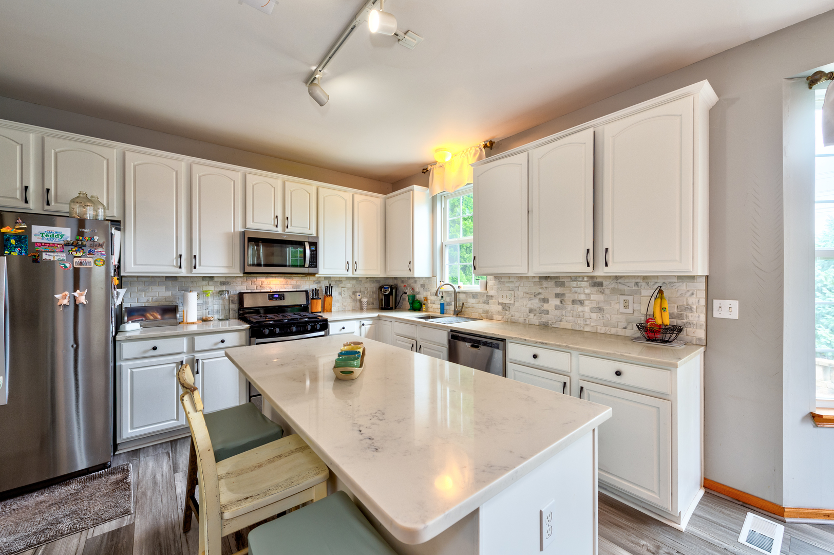 965 Carmen Road Sugar Grove, IL 60554 - Photo 7 of 32