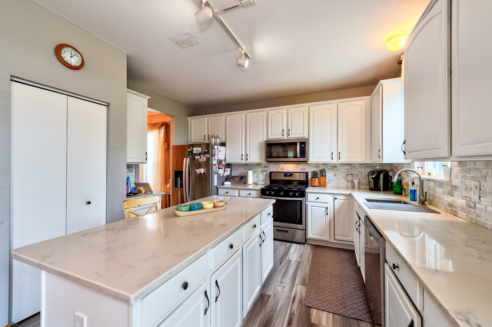 965 Carmen Road Sugar Grove, IL 60554 - Photo 8 of 32