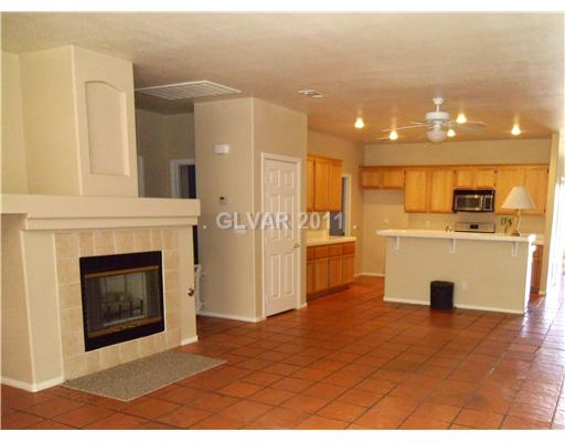 938 Rifle Drive Henderson, NV 89002 - Photo 4 of 10 Kitchen.