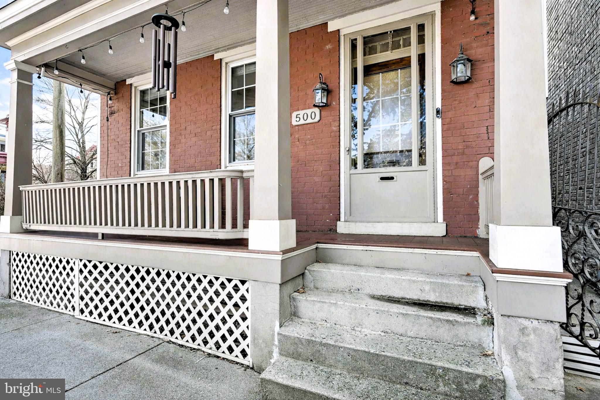 500 Chestnut Street Lebanon, PA 17042 - Photo 2 of 31 a bathroom with a bathtub and shower