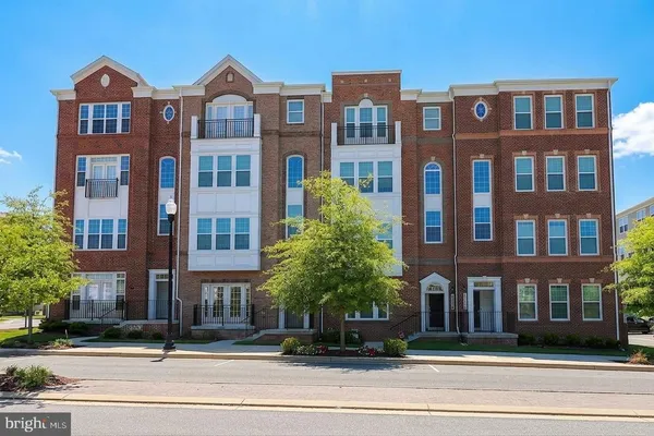 $495,000 | 12854 Cloverleaf Center Drive, Unit 165E, Germantown, MD 20874